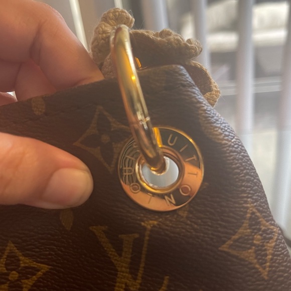 Authentic Louis Vuitton Artsy MM Bag Like New - Picture 14 of 16